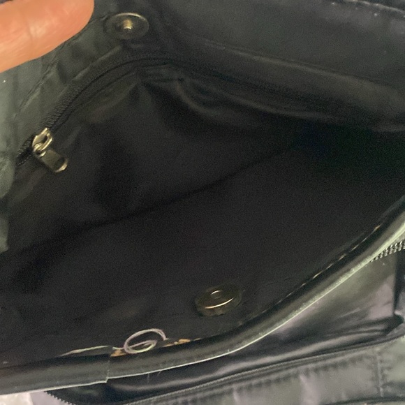 Small Black and tan purse - Picture 15 of 17